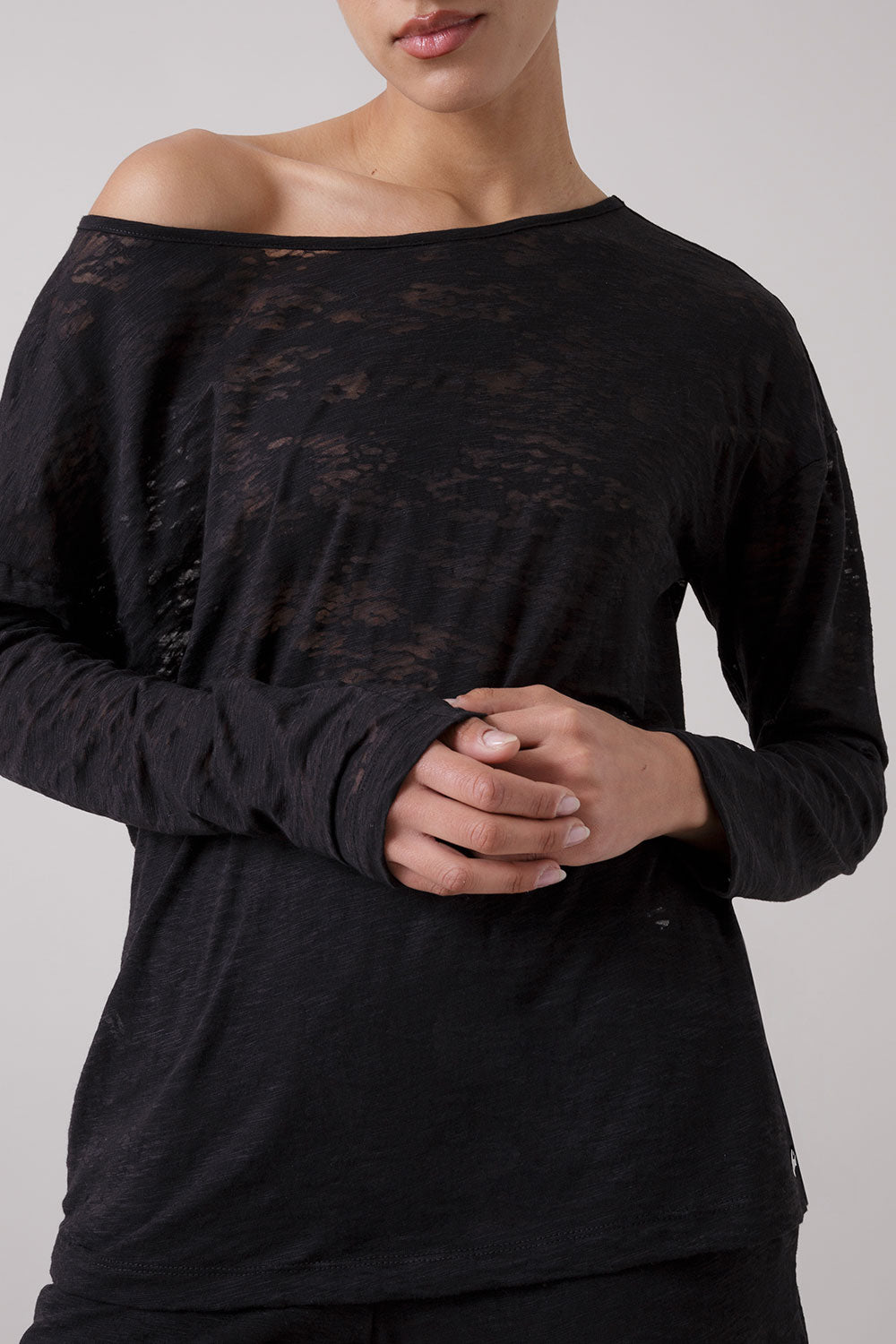 ACTIVE LONG-SLEEVE DEVORÉ TOP