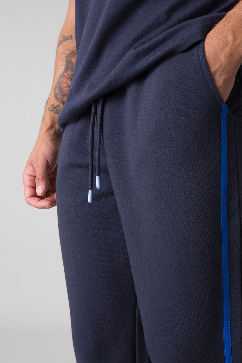 MOVE ON PANTS WITH CONTRASTING BANDS