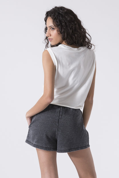 TOP WITH MINIMAL BOXING KNOT