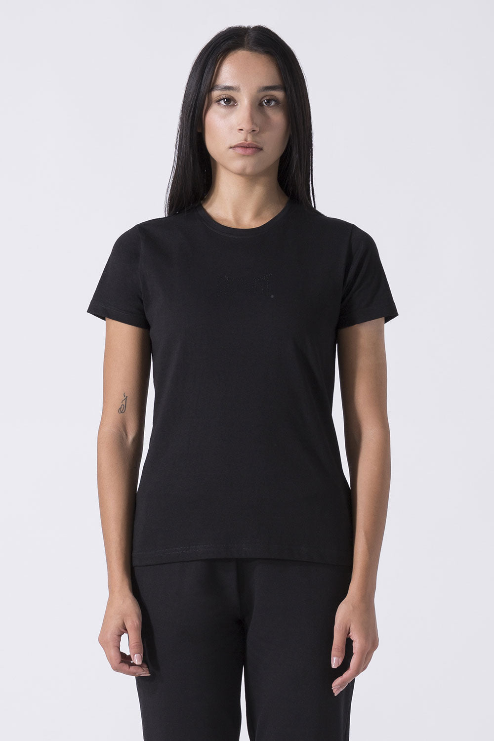 BASIC T-SHIRT CON LOGO STRASS