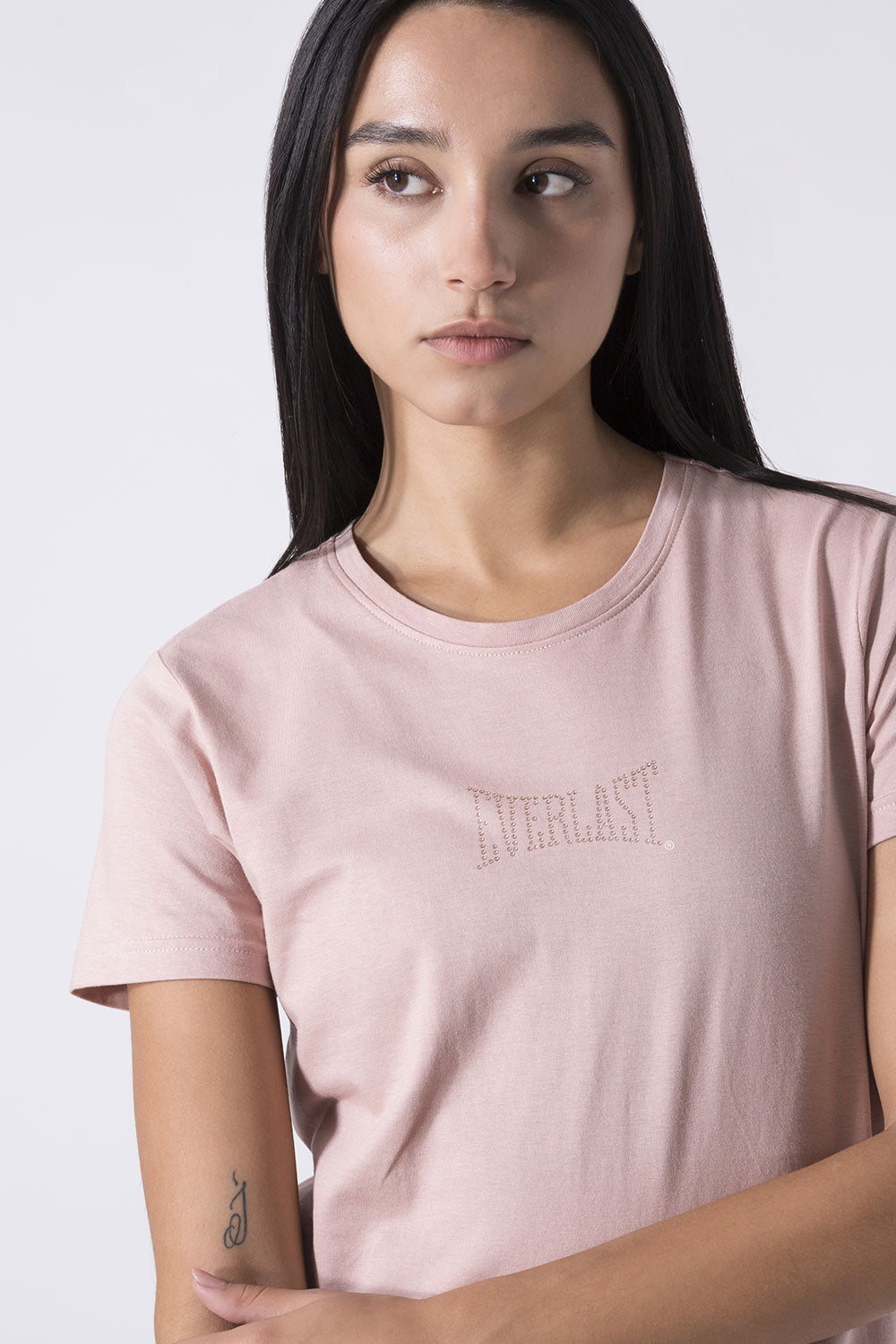 BASIC T-SHIRT CON LOGO STRASS