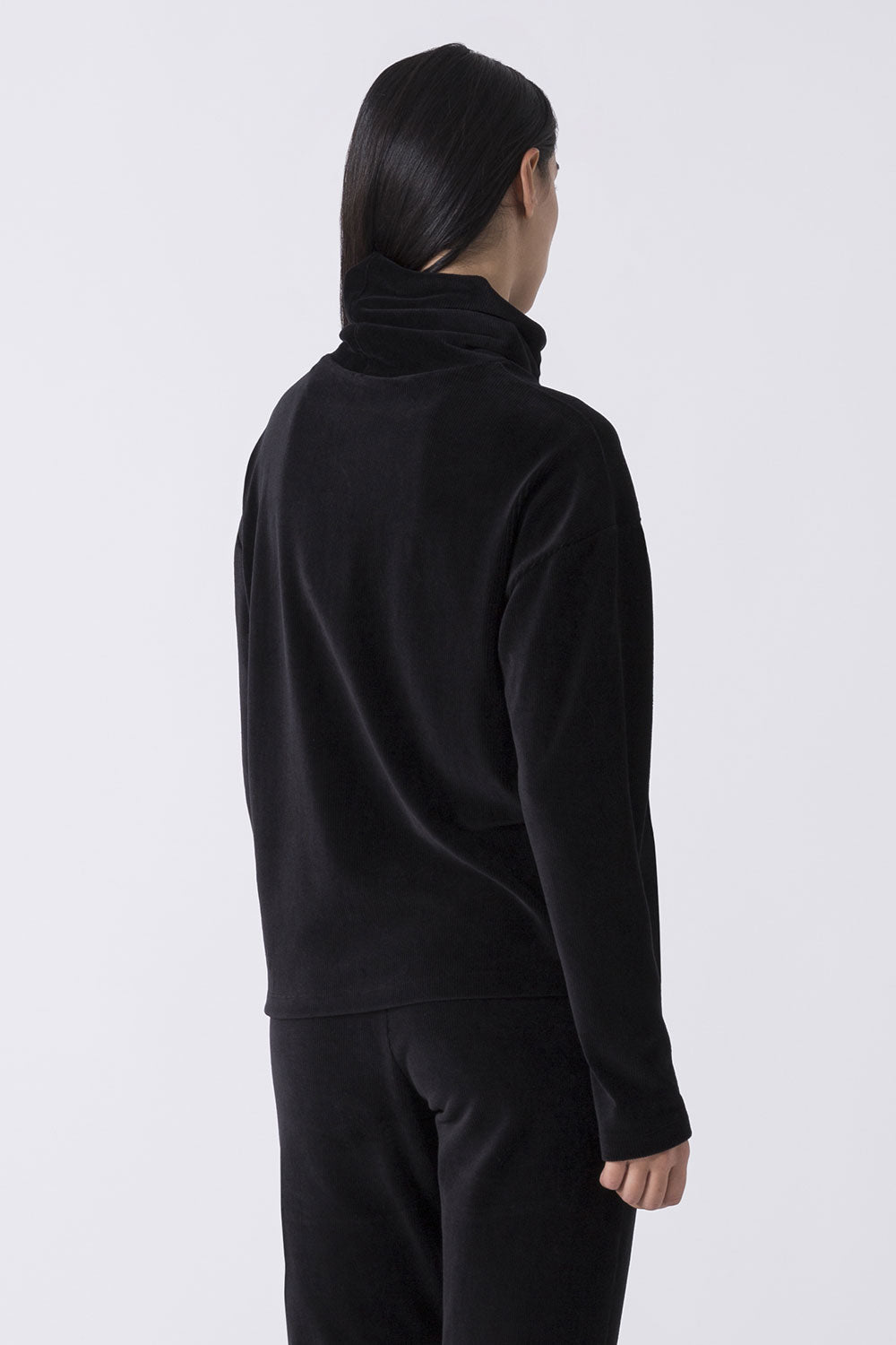 LEISURE MAGLIA CON COLLO A CRATERE