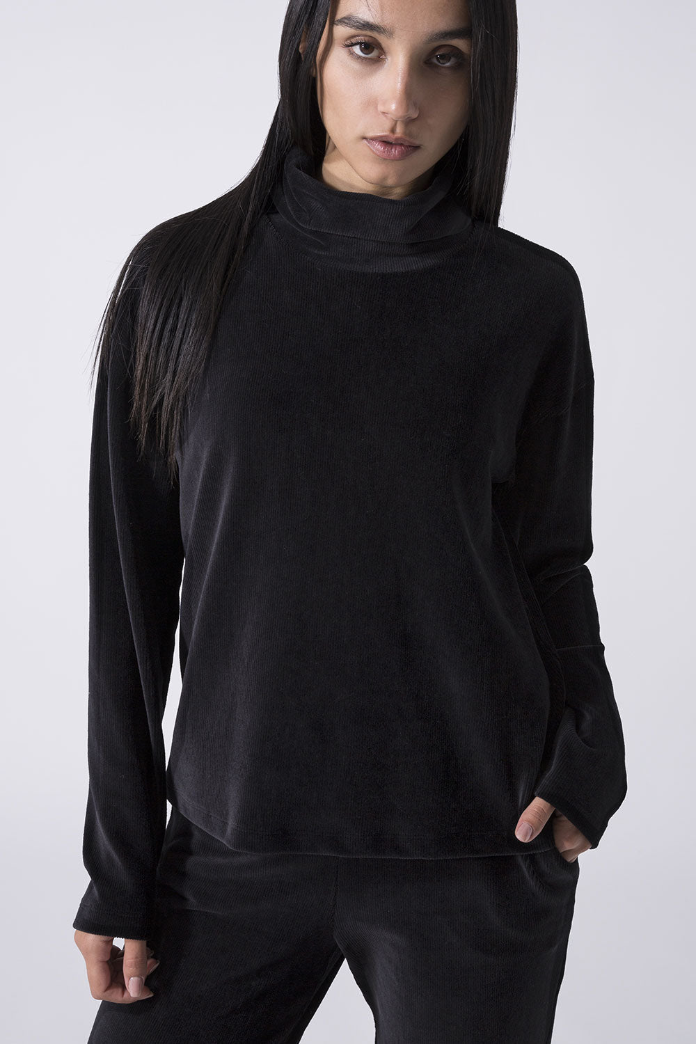 LEISURE MAGLIA CON COLLO A CRATERE