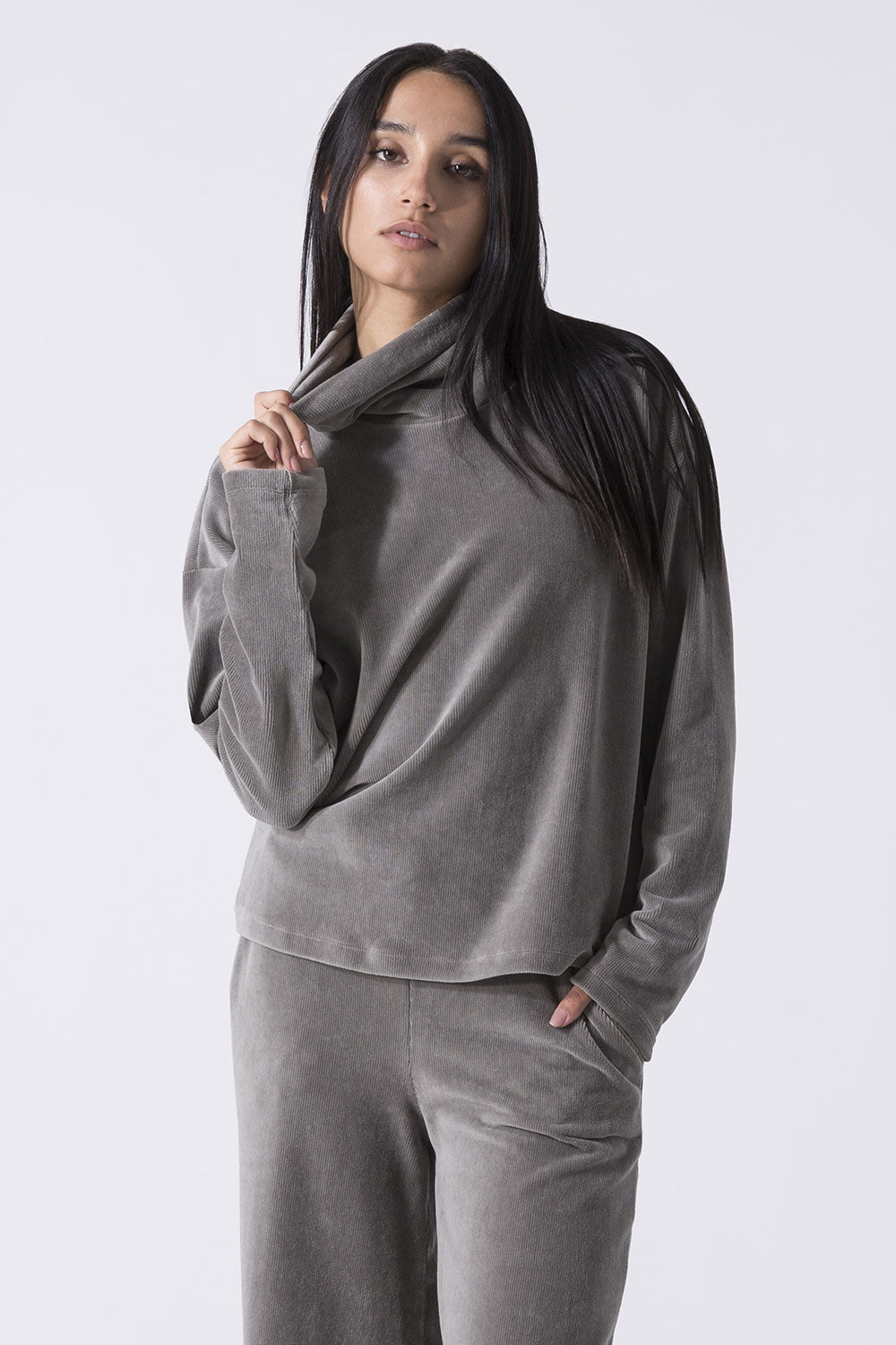 LEISURE MAGLIA CON COLLO A CRATERE