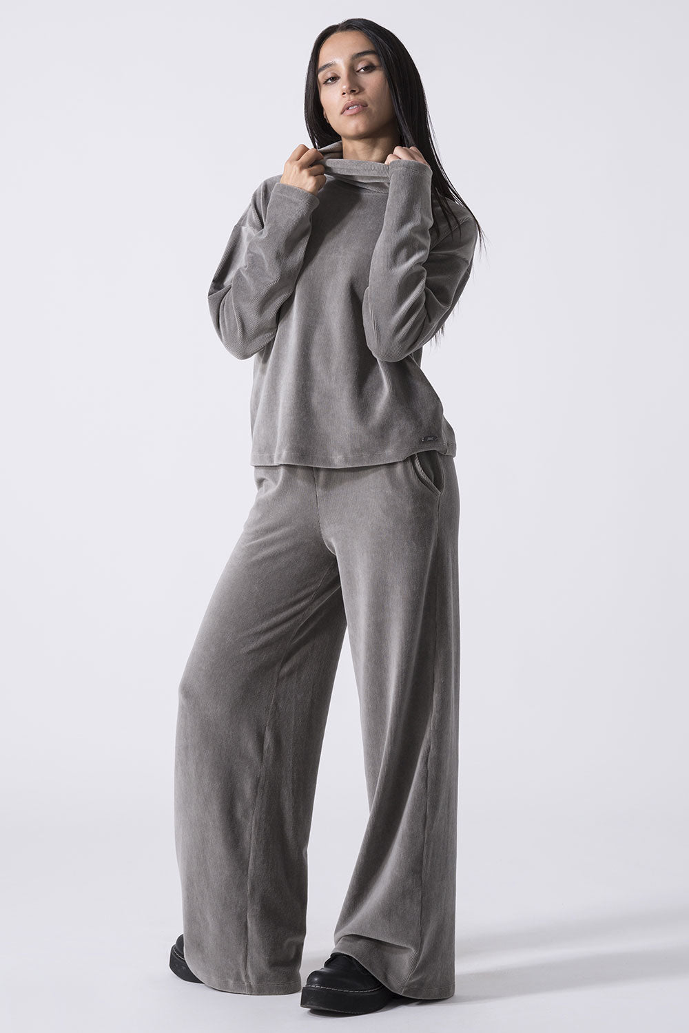 LEISURE MAGLIA CON COLLO A CRATERE