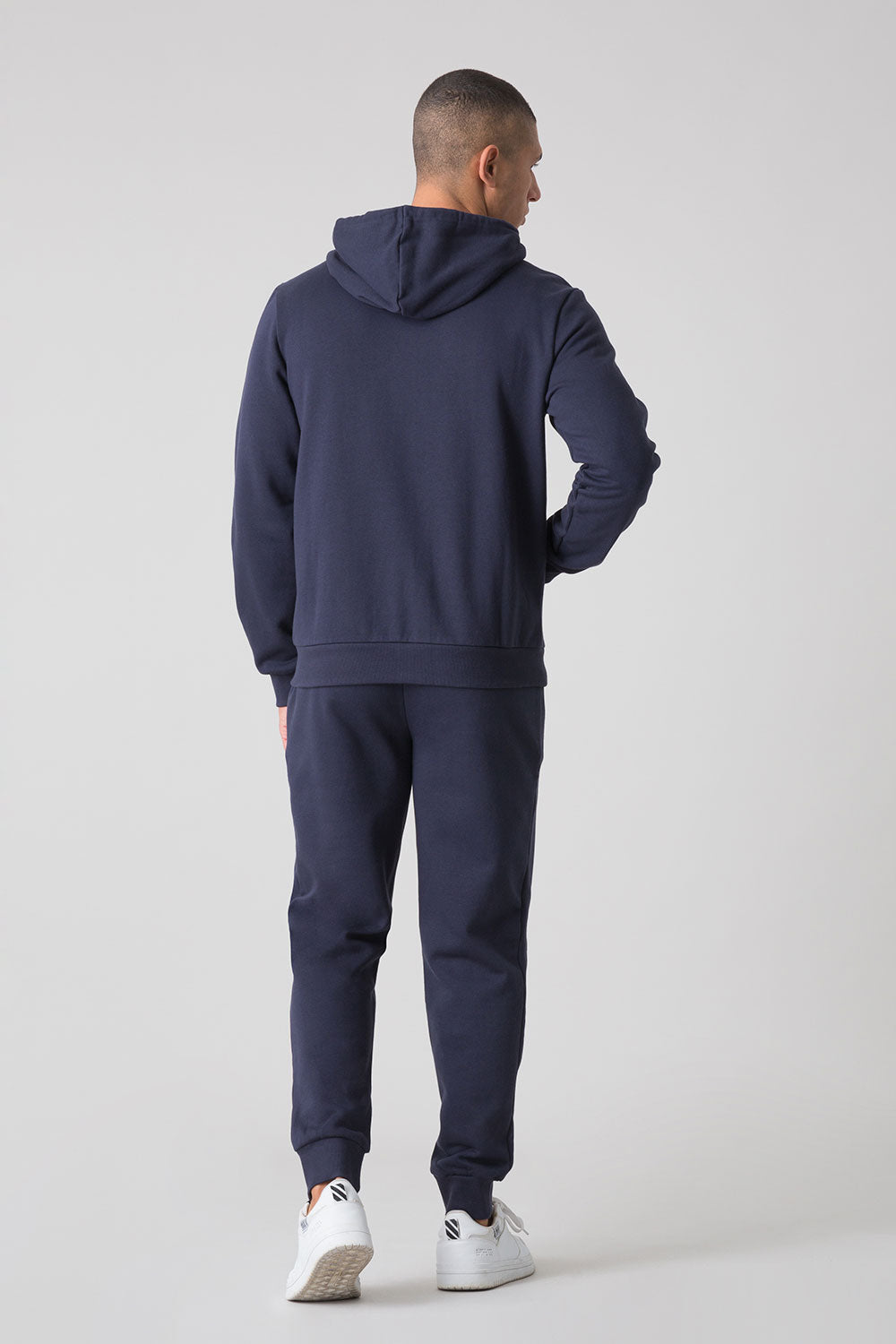 BASIC TUTA CON FELPA FULL ZIP CON CAPPUCCIO E PANTALONE CON POLSINO