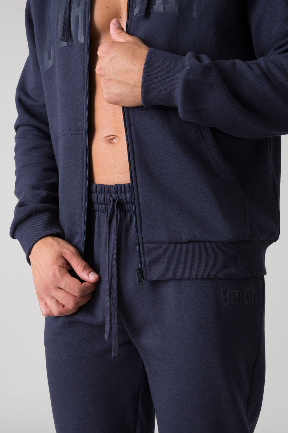 BASIC TUTA CON FELPA FULL ZIP CON CAPPUCCIO E PANTALONE CON POLSINO