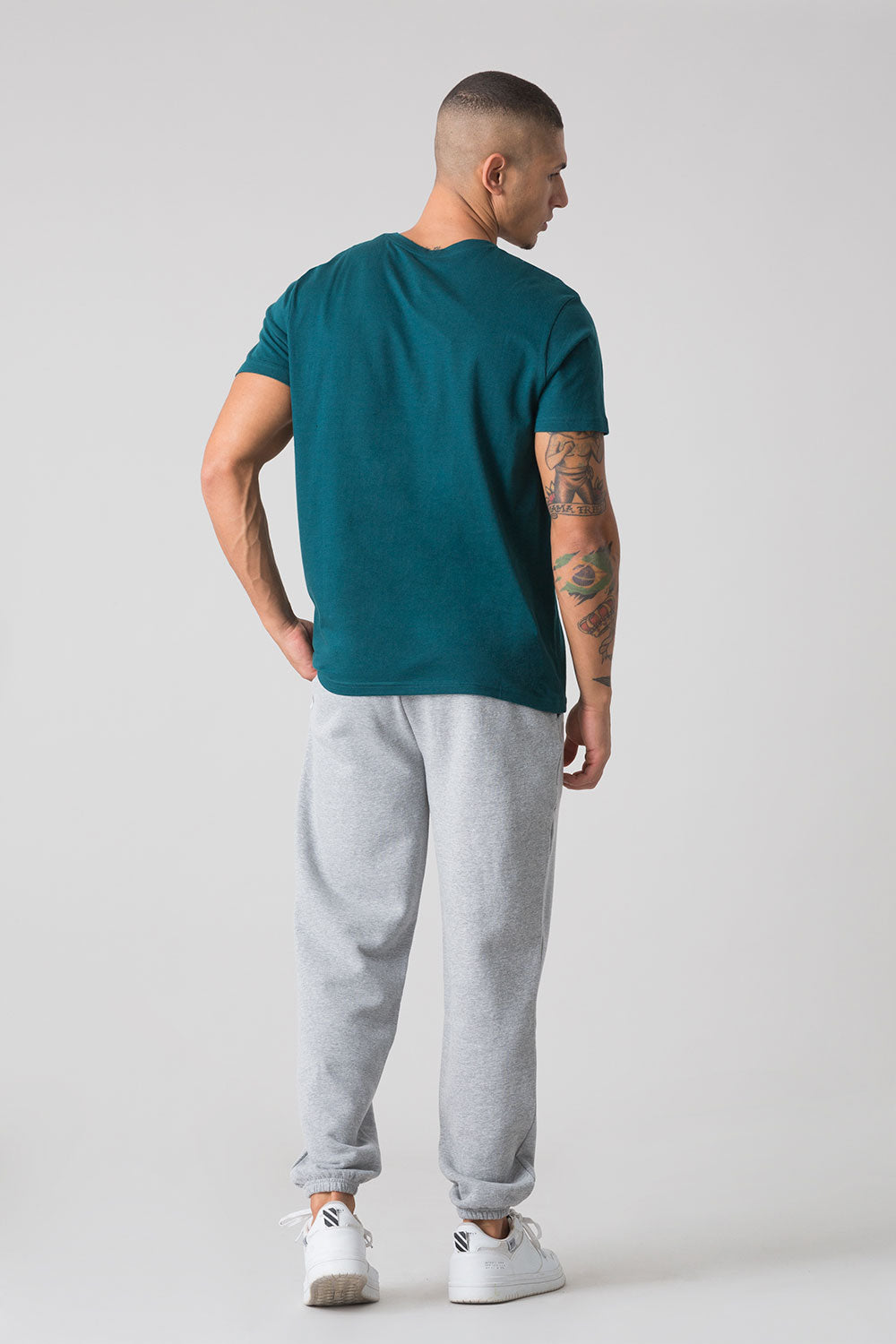 MOVE ON GRAPHIC T-SHIRT