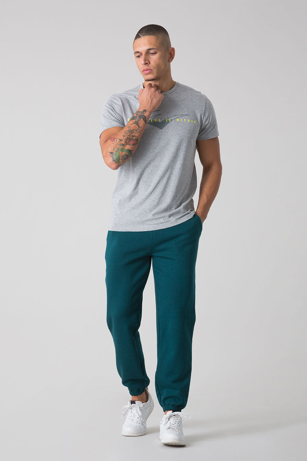 MOVE ON GRAPHIC T-SHIRT