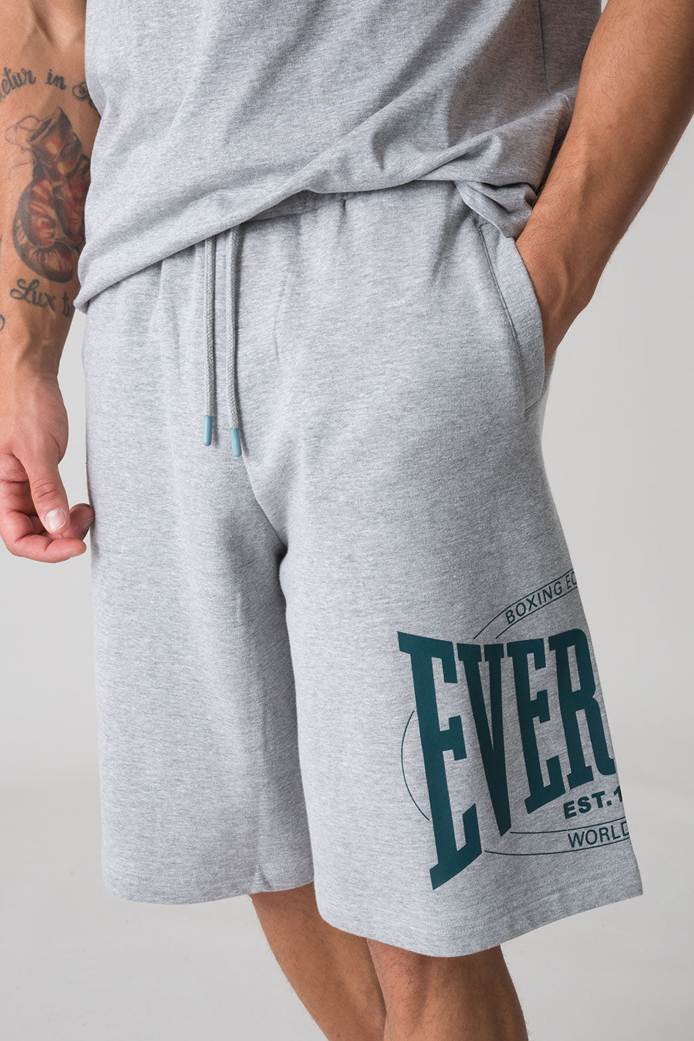 MOVE ON FLEECE BERMUDA SHORTS