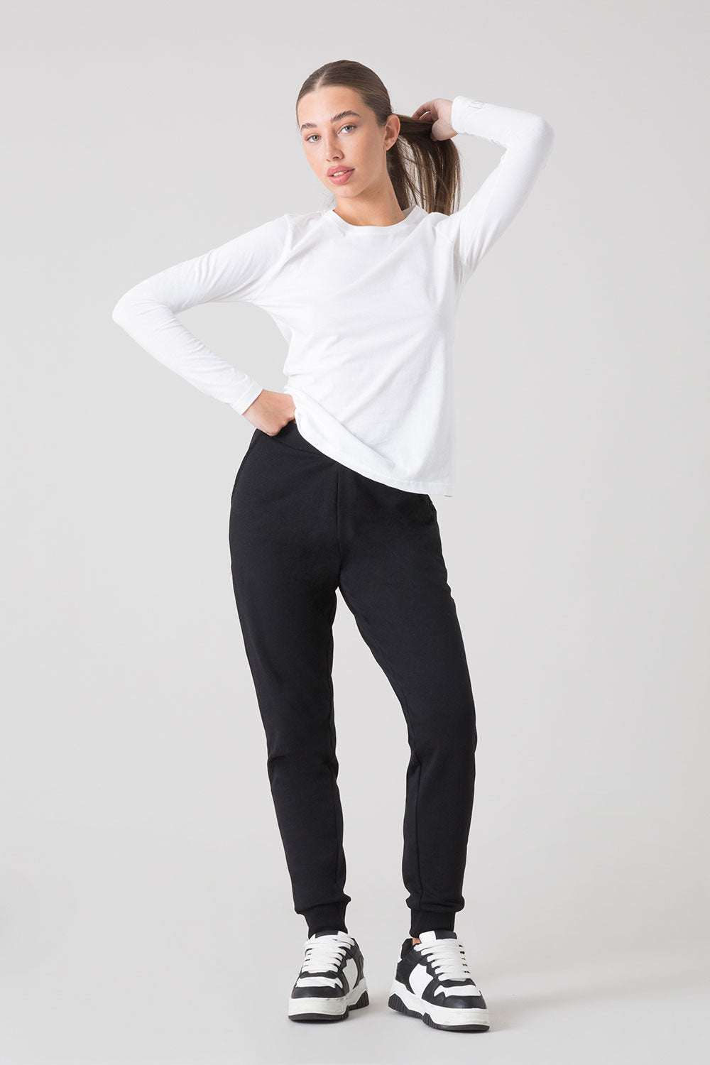 BASIC LONG-SLEEVE T-SHIRT