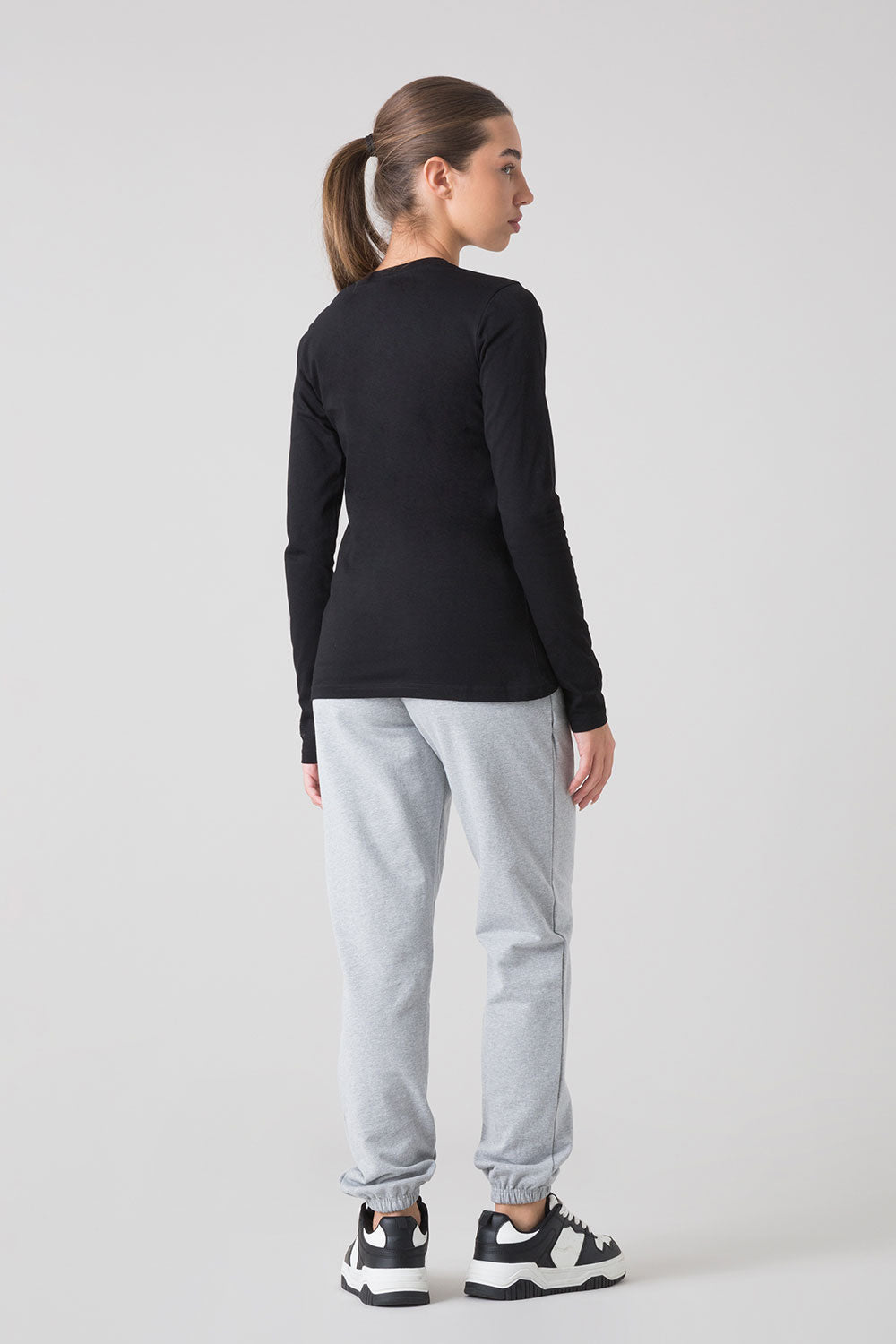 BASIC LONG-SLEEVE T-SHIRT