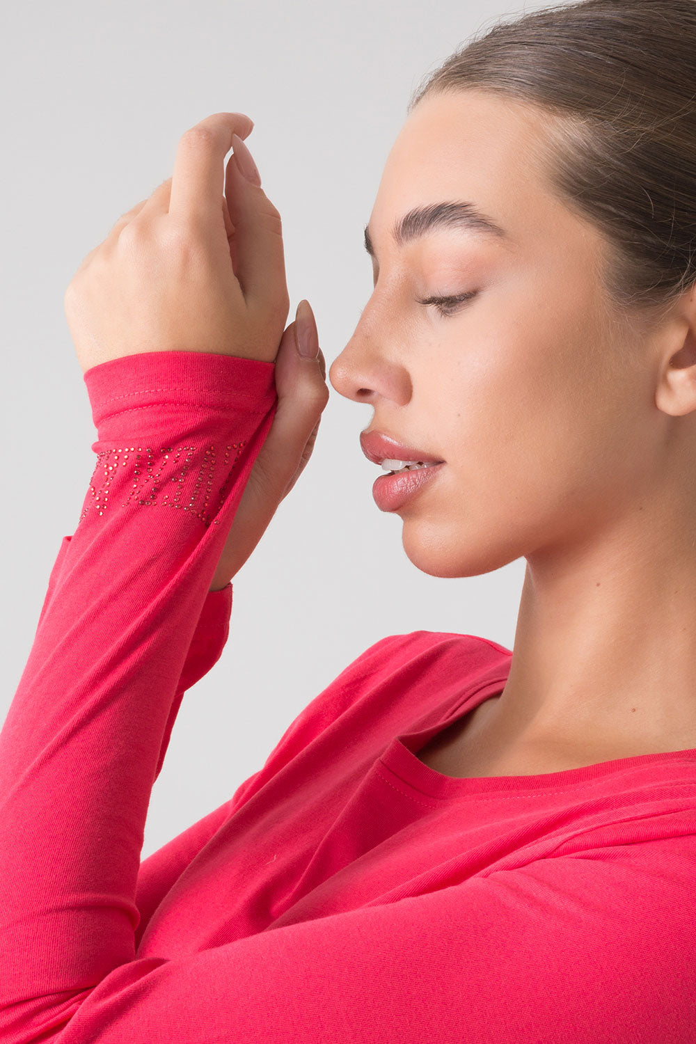 BASIC LONG-SLEEVE T-SHIRT