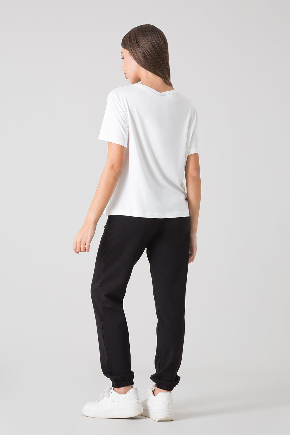 STAY WILD T-SHIRT CON LOGO