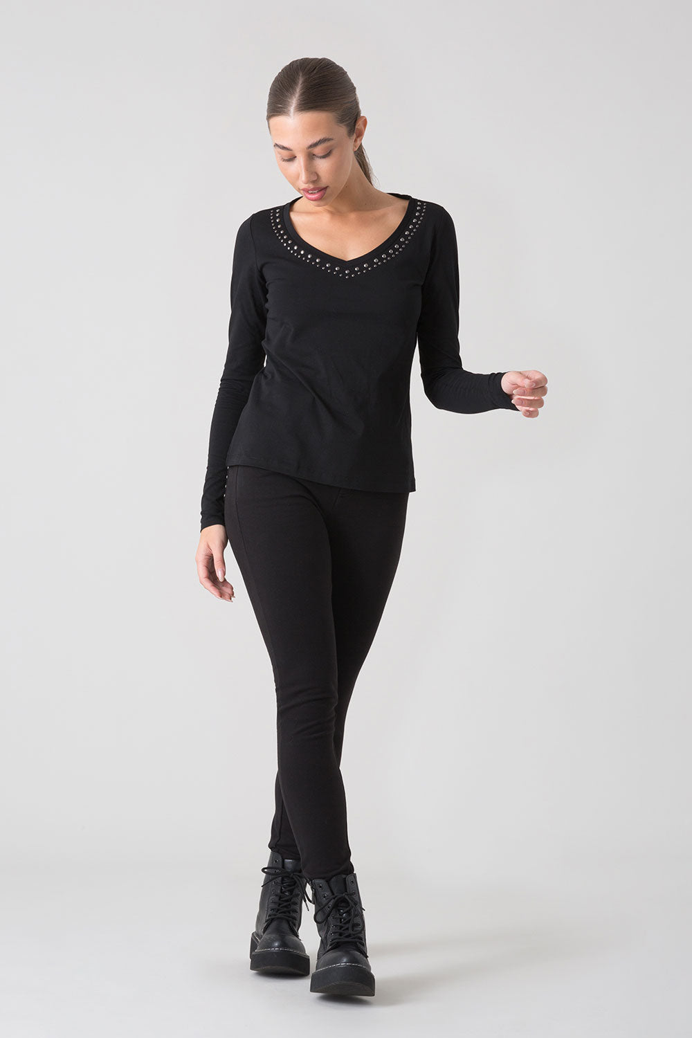 DARK ATTITUDE T-SHIRT V-NECK
