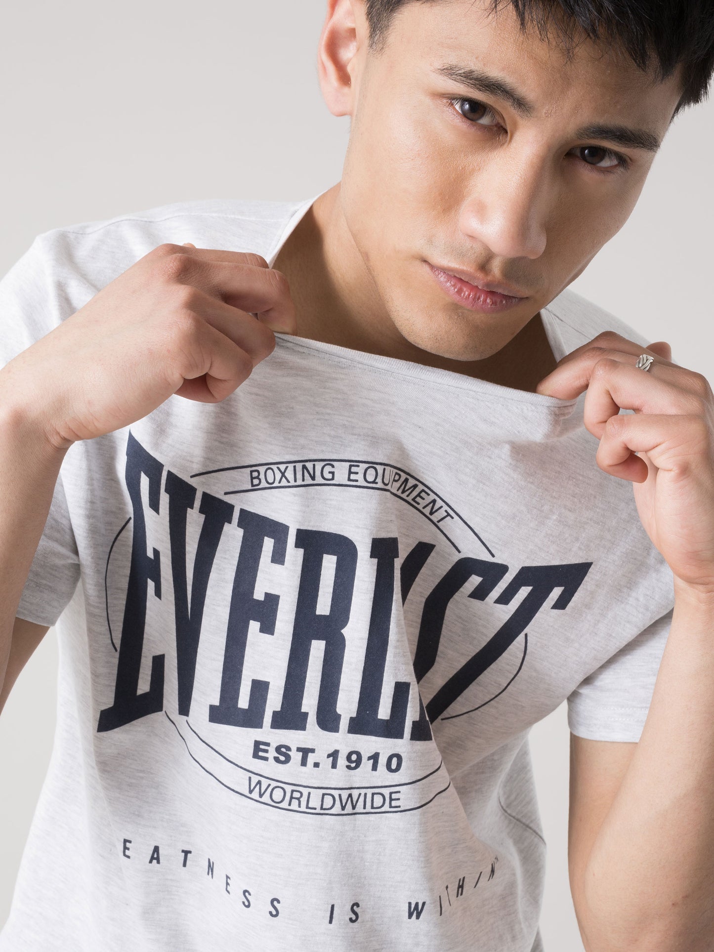 T-SHIRT UOMO EVERLAST SPORTSWEAR CON LOGO FRONTALE ICONICO IN JERSEY LEGGERO
