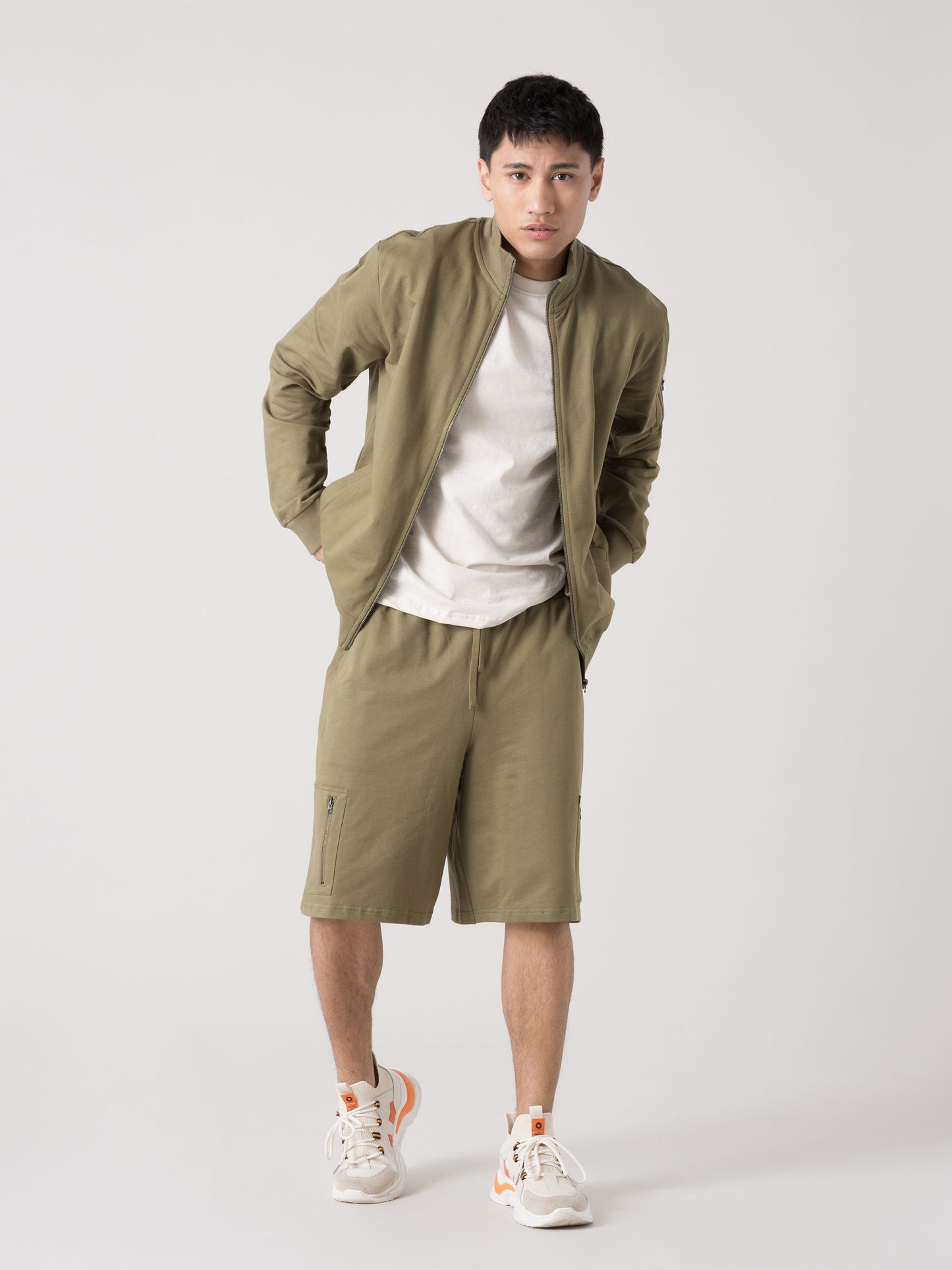 BERMUDA CARGO UOMO EVERLAST IN FELPA LEGGERA CON COULISSE E TASCHE ZIP