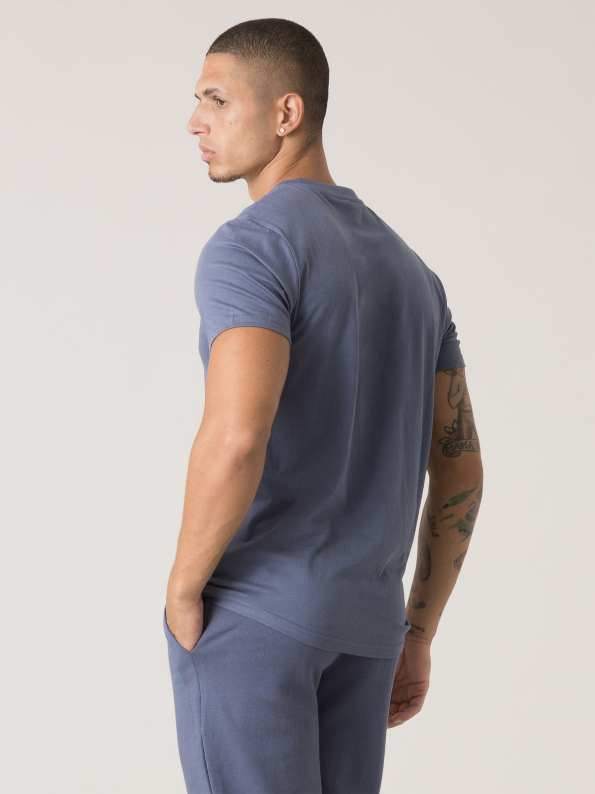 Item image: 41M200G34 Color: 4Q00