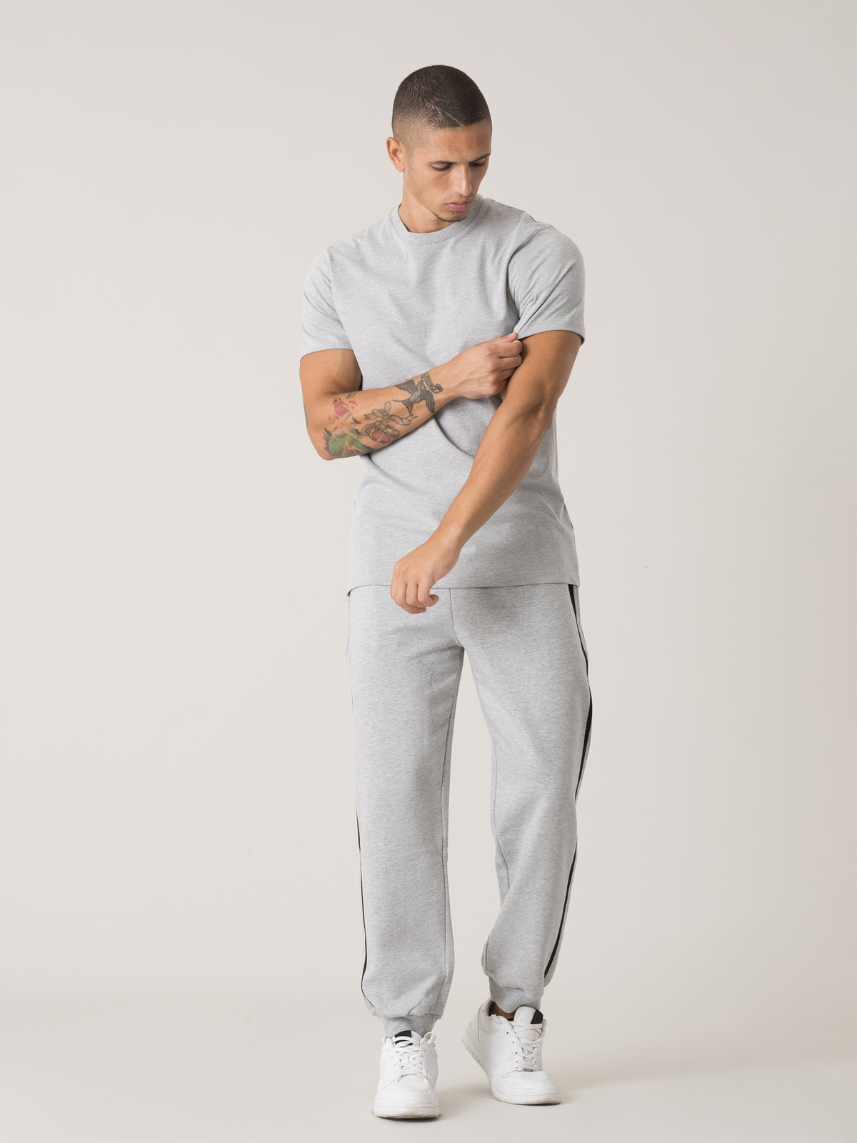 Item image: 41M211J29 Color: M000