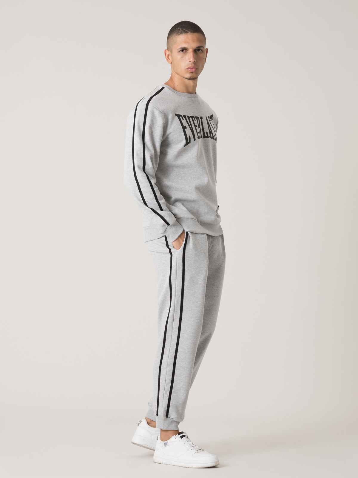 Item image: 41M213F89 Color: M000