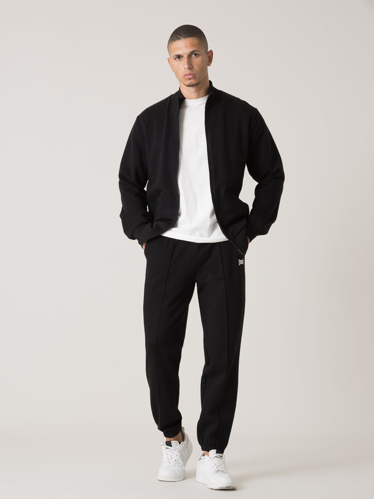 Item image: 41M223F89 Color: 2000