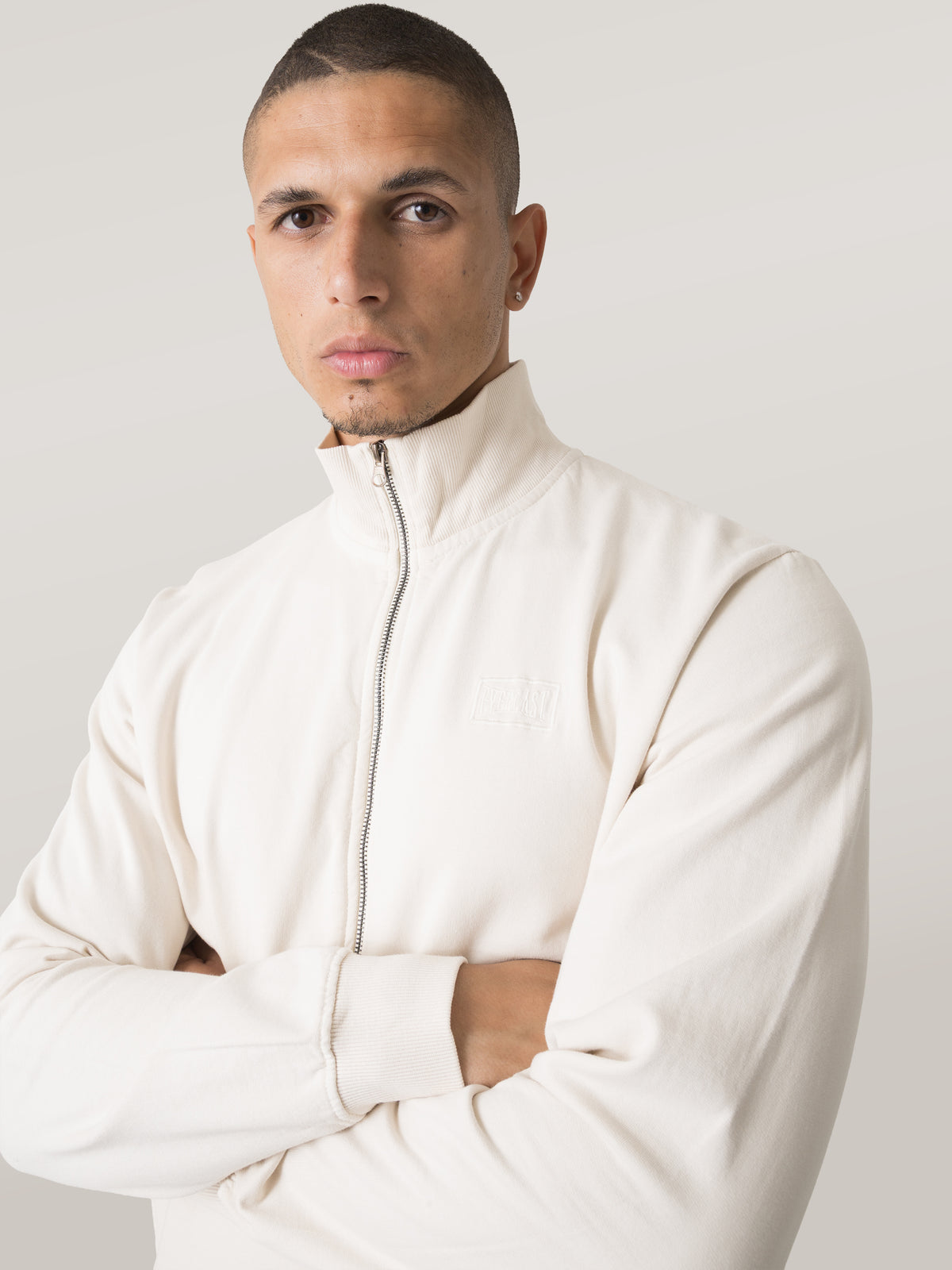 Item image: 41M236F27 Color: 1F00