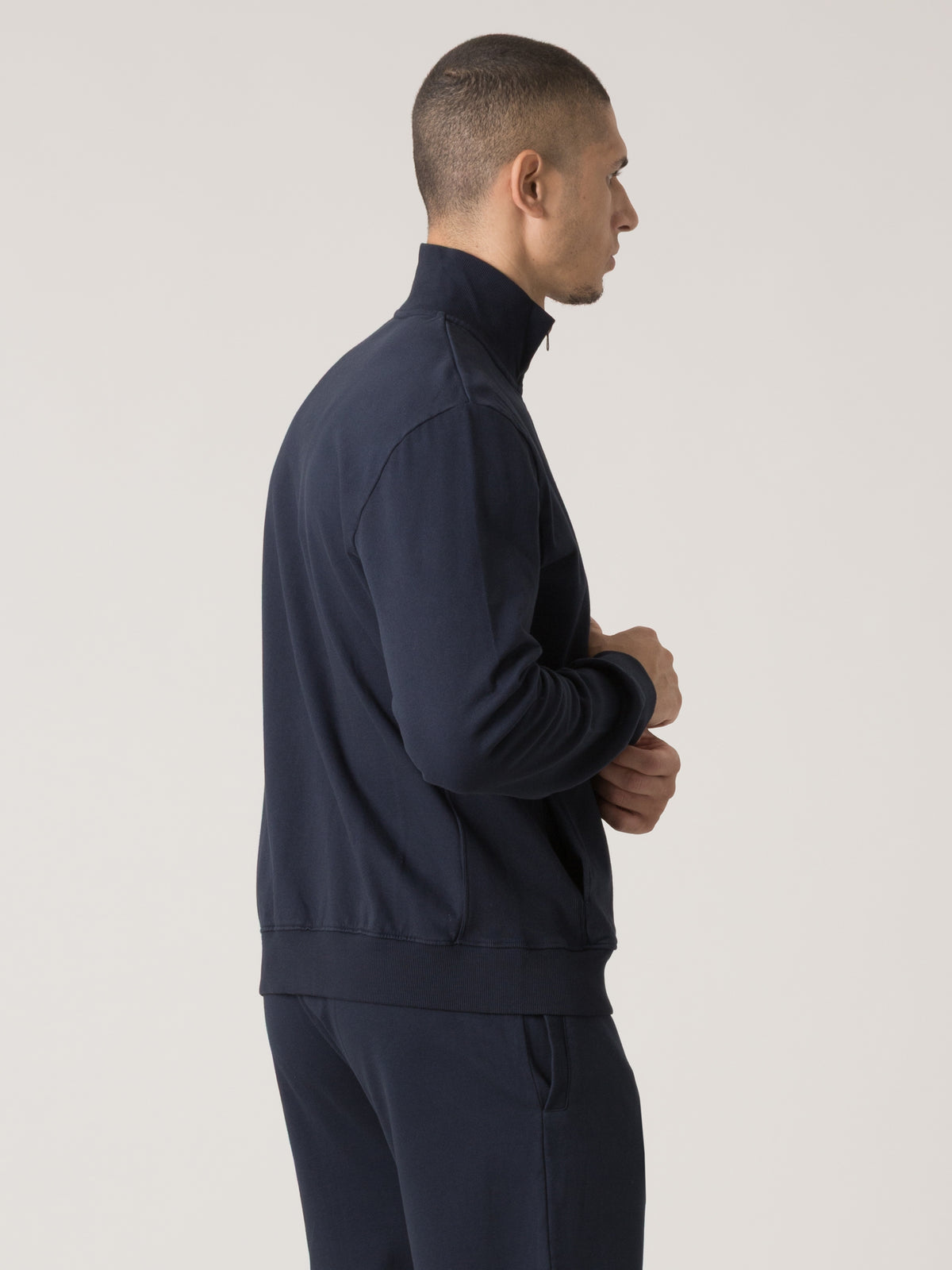 Item image: 41M236F27 Color: 4000
