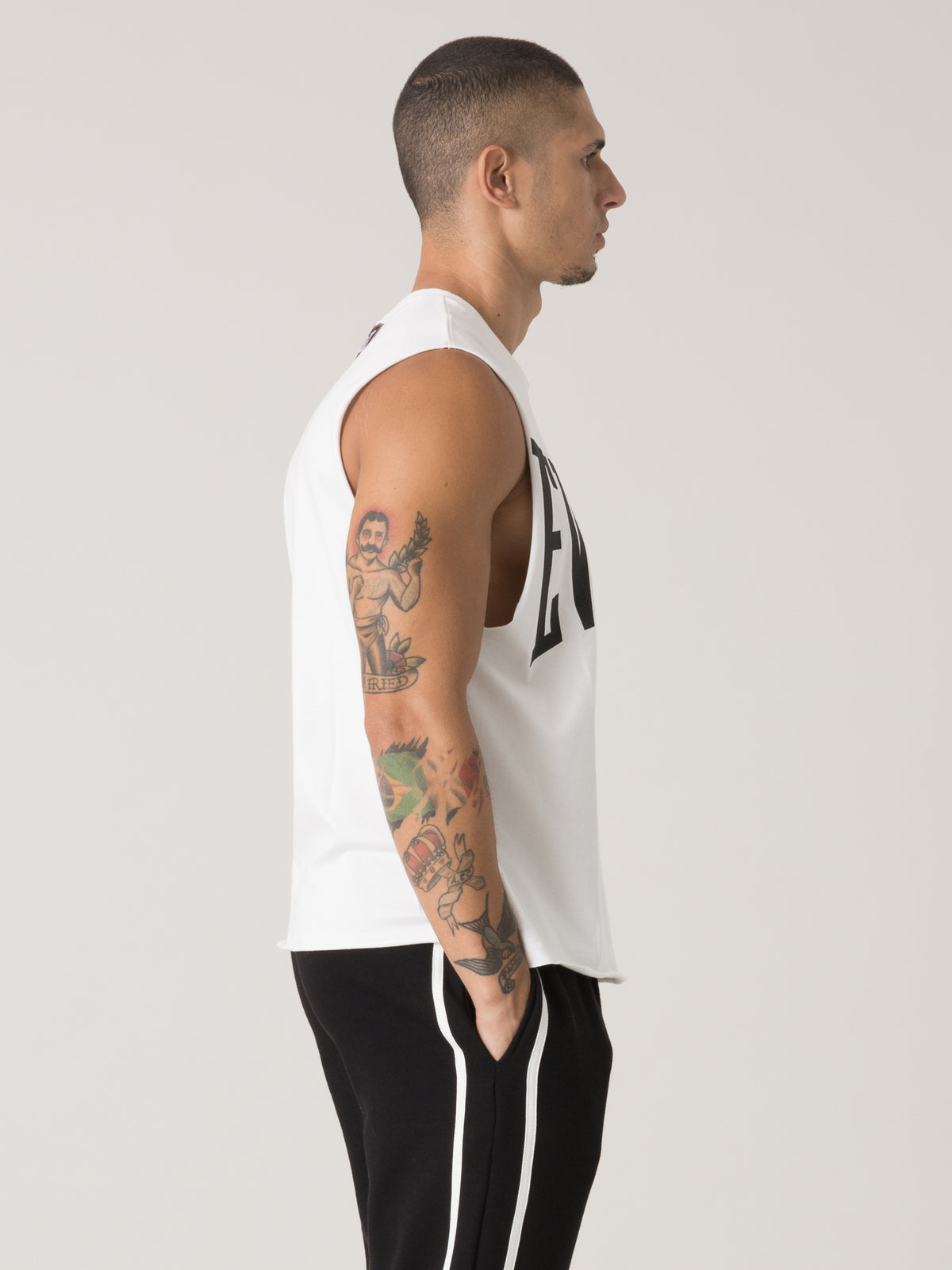 Item image: 41M252J29 Color: 1100