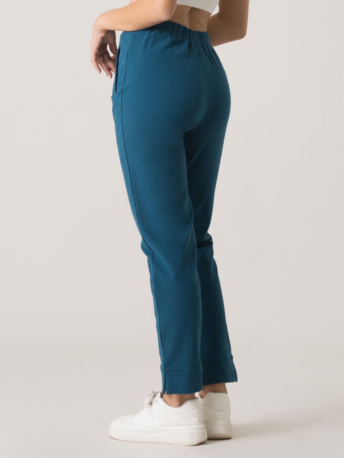 Item image: 41W503F28 Color: 9V00