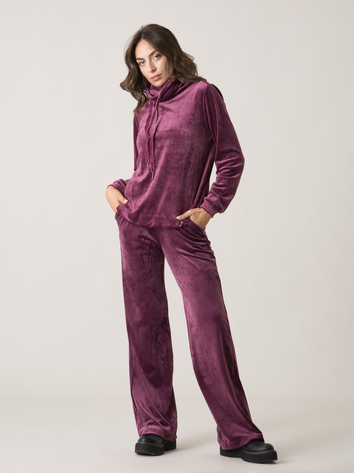 Item image: 41W565E82 Color: R300
