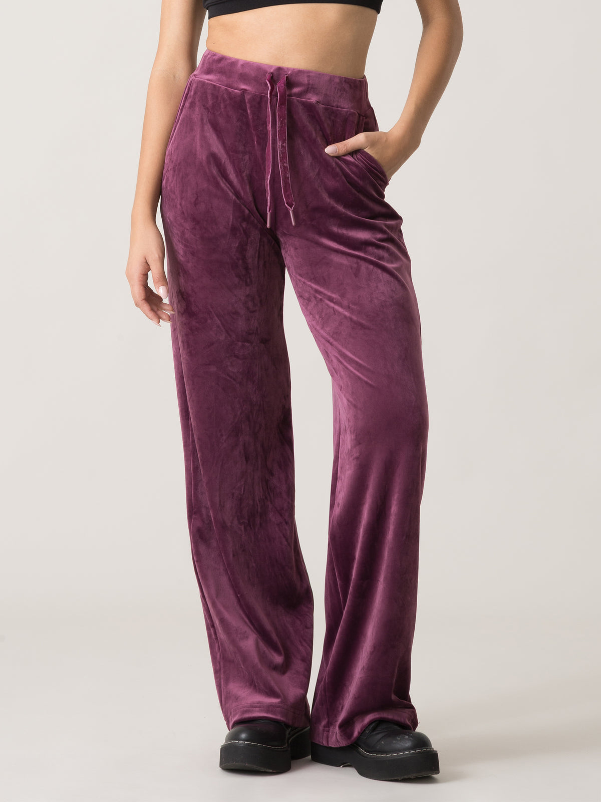 Item image: 41W567E82 Color: R300